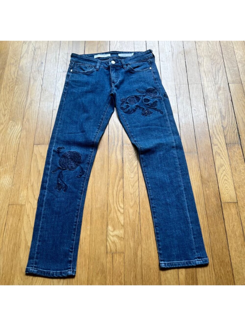 Pilcro and The Letterpress Size 24 Blue Hyphen Floral Embroidered Mid-Rise Jeans - Picture 4 of 12